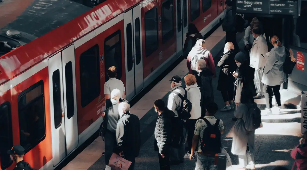 Transforming Travel with Technology. Introducing On-board Safety powered by MakarenaLabs